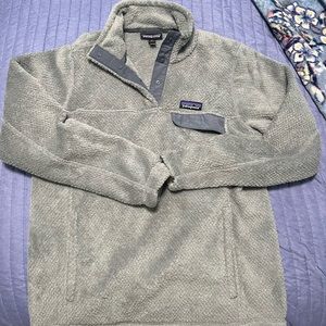 Women’s NWOT Patagonia pullover in Medium